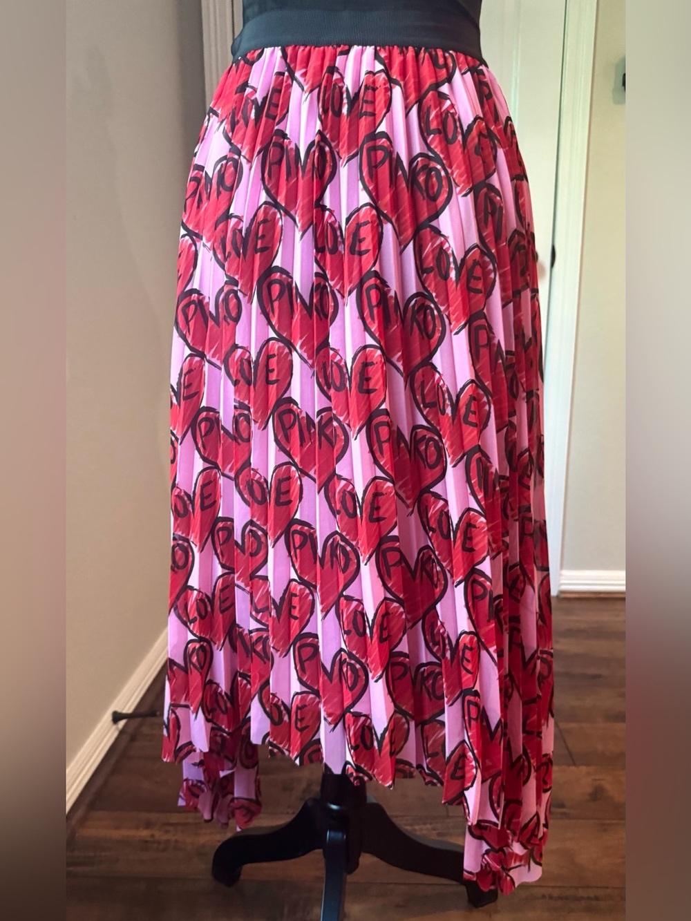 NWOT PINKO Love High-Low Plisse Pink Skirt with Red Heart Print, IT44/US8 - Picture 3 of 8